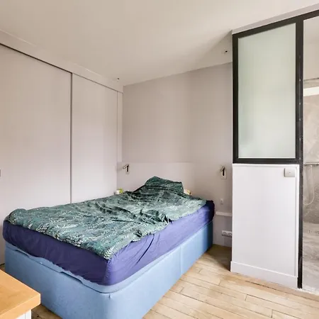 Apartment Charming For 2 People In 10 Paris