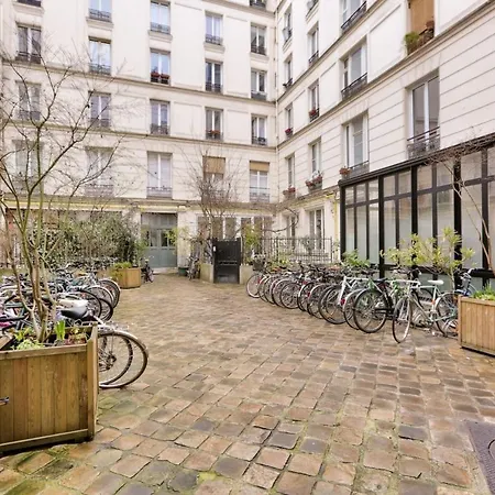 Apartment Charming For 2 People In 10 *